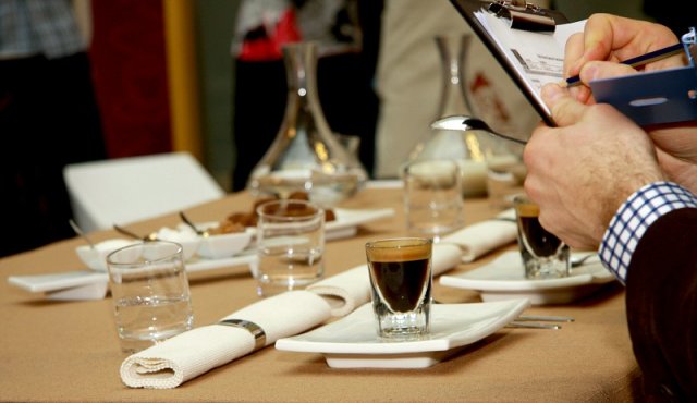 倫敦開(kāi)“貓頭鷹”咖啡館