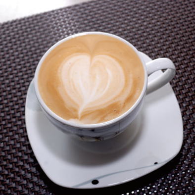 青島男(nán)孩的(de)”咖啡苦旅“：免費(fèi)打工(gōng)隻為(wèi)換取咖啡甜點